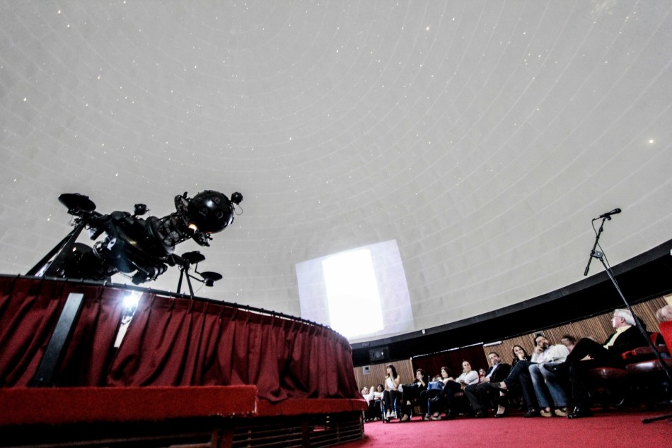 14665 | El Complejo Astronómico Municipal estrena una función para personas sordas e hipoacúsicas - Sec. de Cultura y Educación (Guillermo Turin)