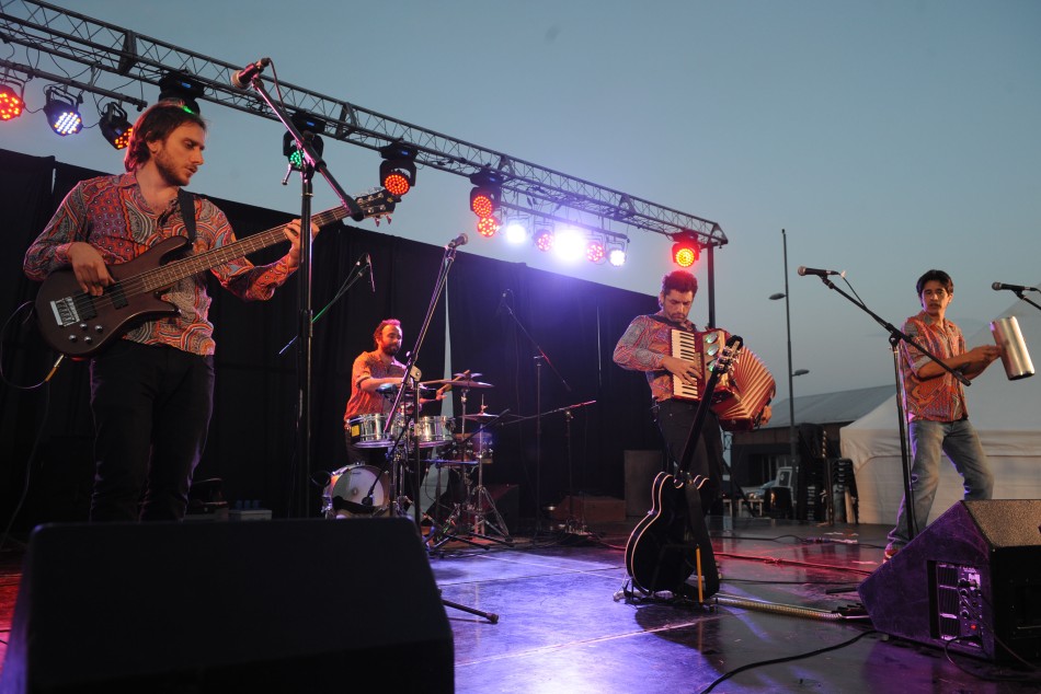 40265 | Teatro por la Identidad Rosario - Grupo Homero y sus Alegres - Silvio Moriconi