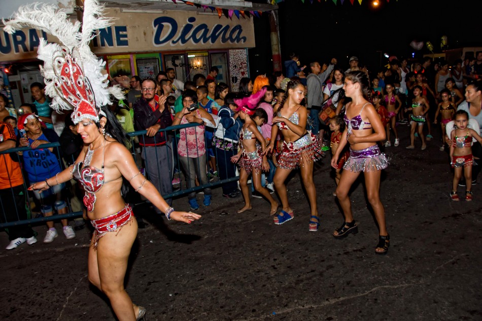 74384 | Av. Del Rosario y Lituania fue una fiesta -