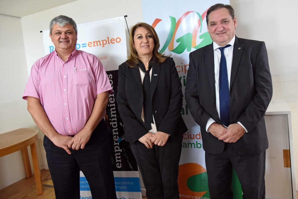 76275 | Firma Convenio Empleo con Villa Gobernador Galvez - Dir. Gral. de Comunicación Social (Marcelo Beltrame)