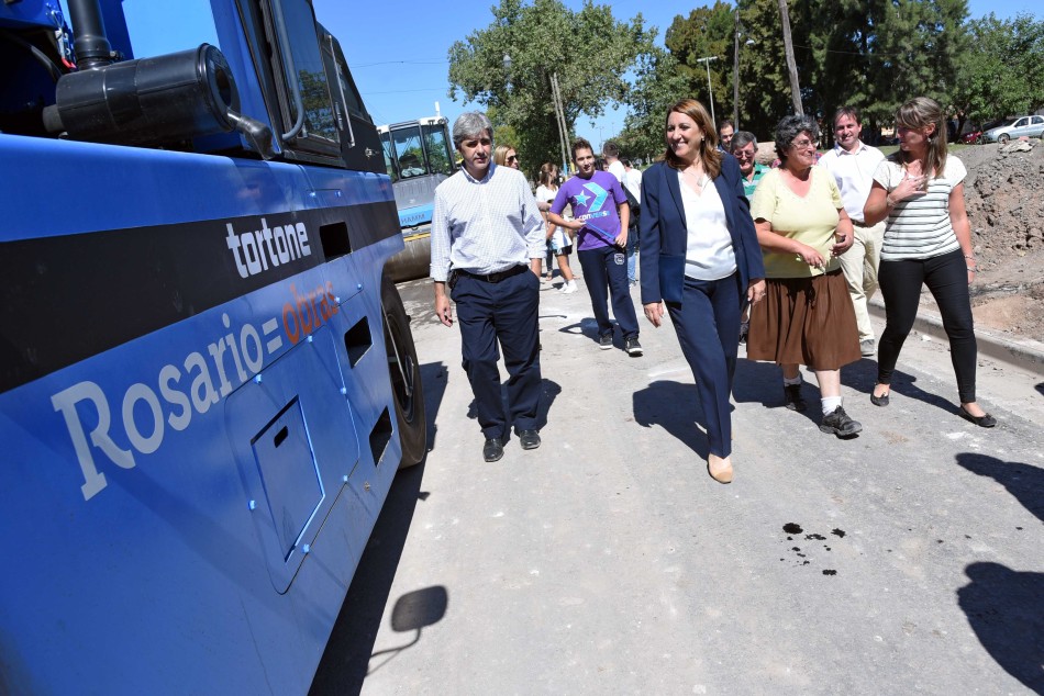 76596 | Obras: pavimento definitivo en Arroyito Oeste - Dir. Gral. de Comunicación Social (Marcelo Beltrame)