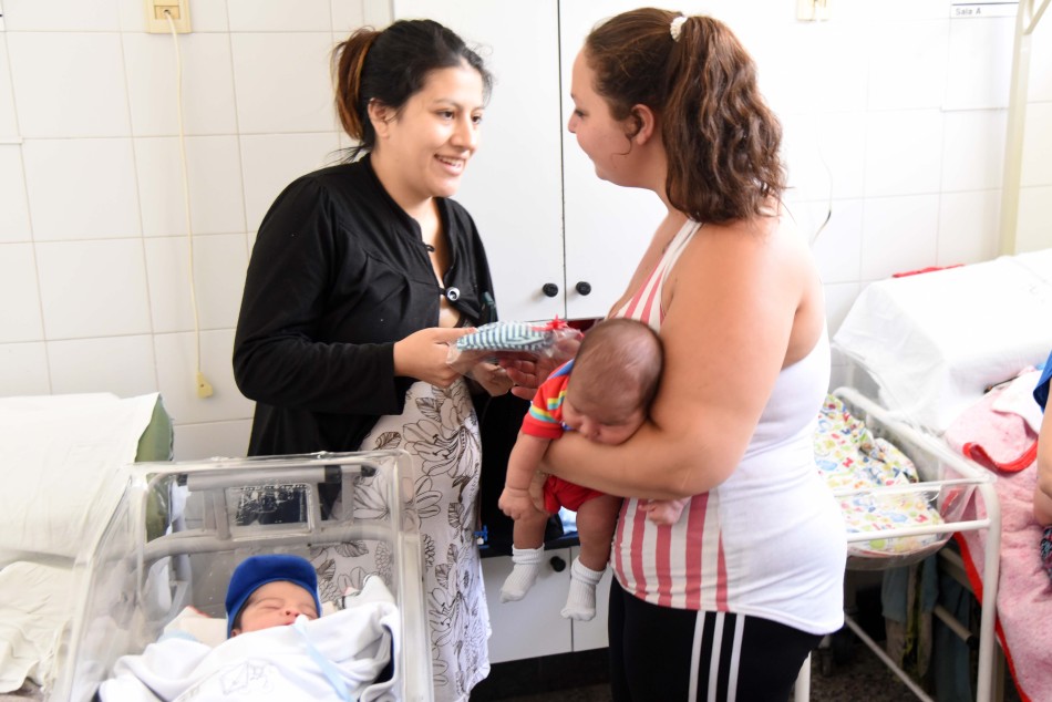 117829 | Nueva Oportunidad: jóvenes del taller de diseño de indumentaria repartieron donaciones - Dir. Gral. de Comunicación Social (Silvio Moriconi)