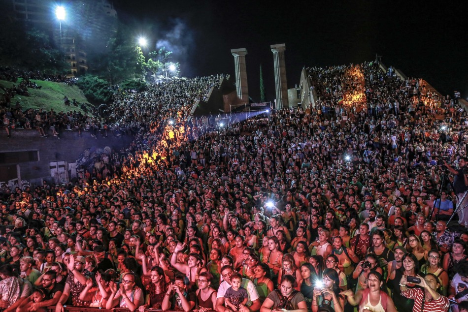 127120 | Una multitud dijo presente en las escalinatas del Parque España - Sec. de Cultura y Educación (Guillermo Turin Bootello)