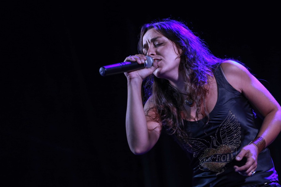 127127 | Mavi Leone en las escalinatas del Parque España - Sec. de Cultura y Educación (Guillermo Turin Bootello)