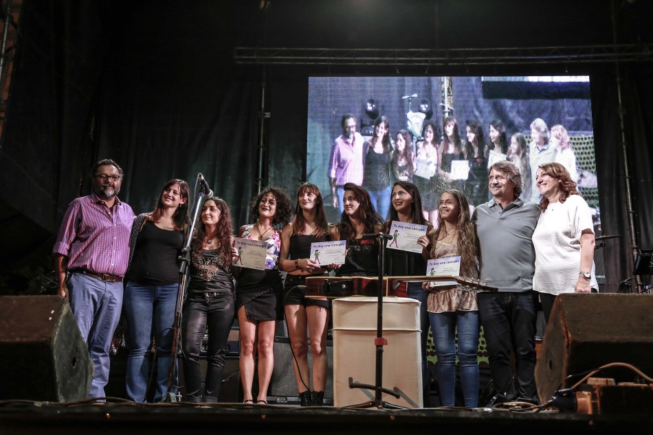 127138 | La intendenta junto al jurado y prremiadas del concurso Te doy una canción - Sec. de Cultura y Educación (Guillermo Turin Bootello)