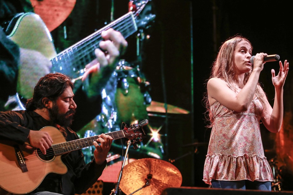 127137 | Silvana Grosso en las escalinatas del Parque España - Sec. de Cultura y Educación (Guillermo Turin Bootello)