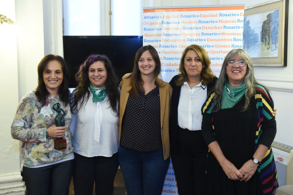 127643 | Radio: Lilian Alba, Mónica Parra, María de los Ángeles Torresi. Cada cosa que ves (Radio Universi - Dir. Gral. de Comunicación Social (Franco Trovato)