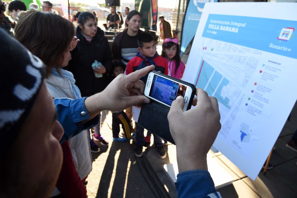 147728 | Anuncio Apertura Calles Villa Banana  - Dir. Gral. de Comunicación Social (Marcelo Beltrame)