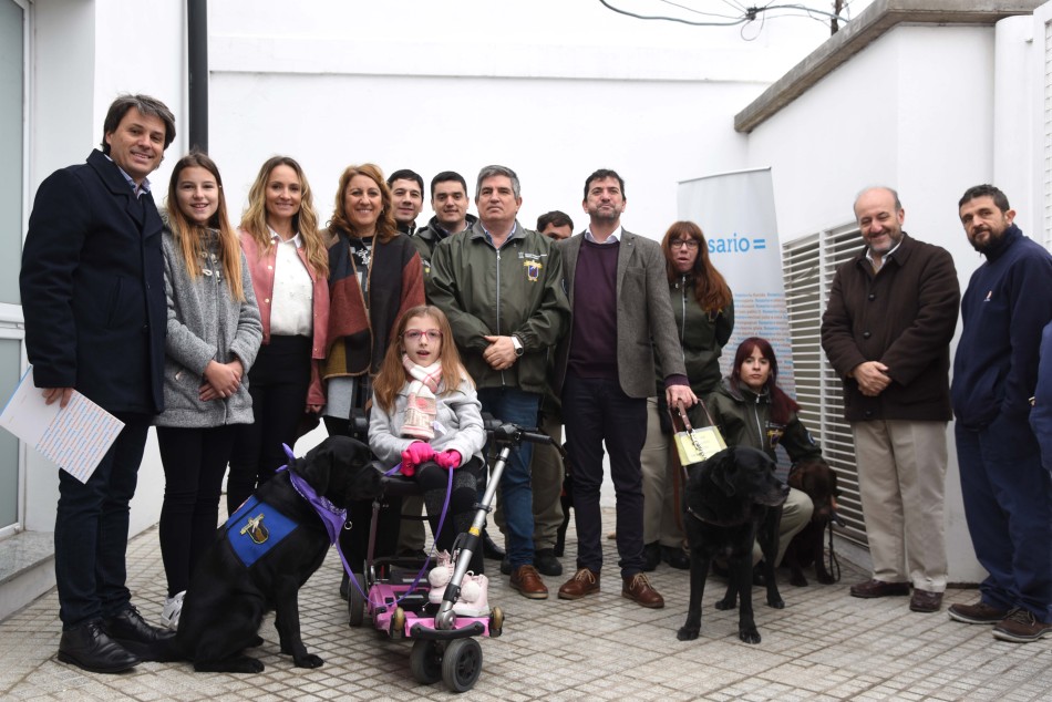153402 | Discapacidad e integración: se entregó el primer carnet de identificación a un perro de asistenci - Subsecretaría de Comunicación Social (Silvio Moriconi)