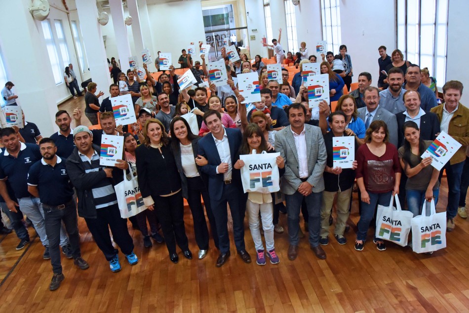 168238 | Entrega Escrituras Villa Olimpica  - Subsecretaría de Comunicación Social (Marcelo Beltrame)