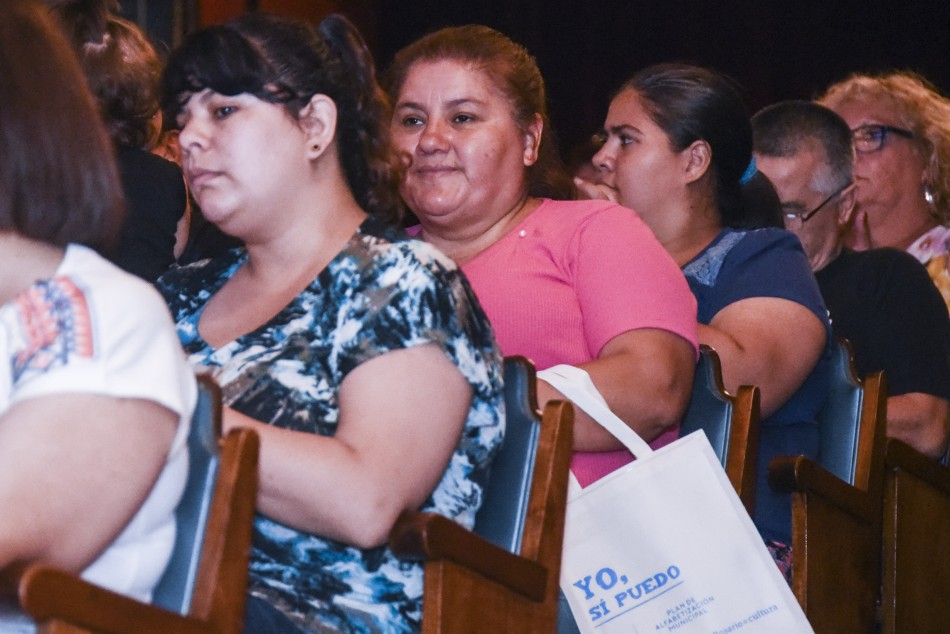172413 | Entrega de certificados del programa Yo Si Puedo - Subsecretaría de Comunicación Social (Franco Trovato)