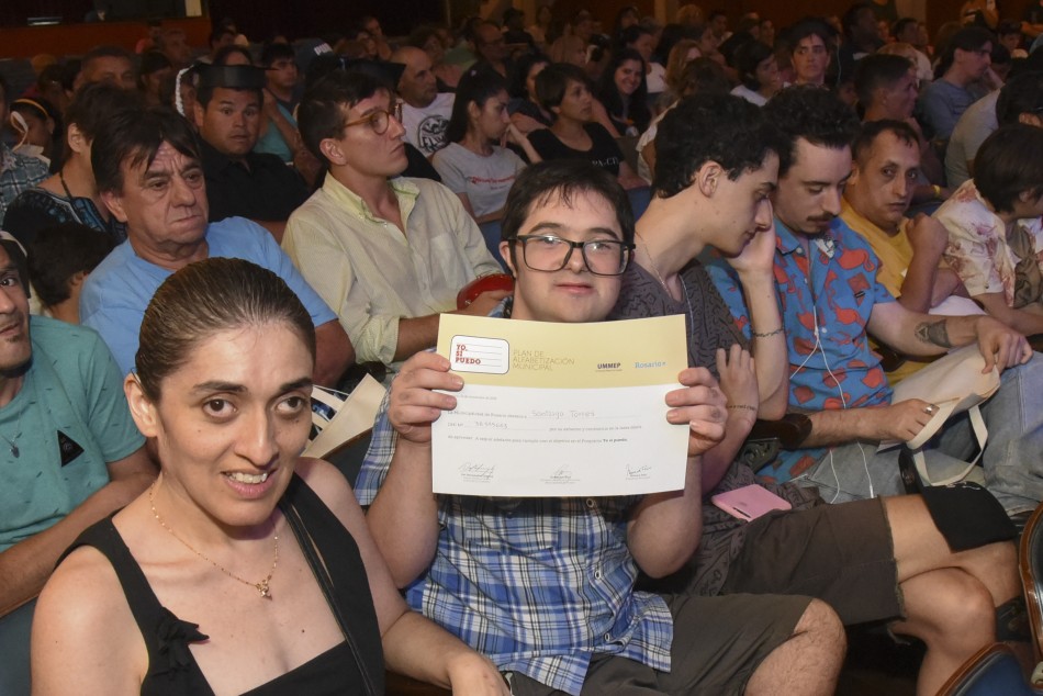 172416 | Entrega de certificados del programa Yo Si Puedo - Subsecretaría de Comunicación Social (Franco Trovato)