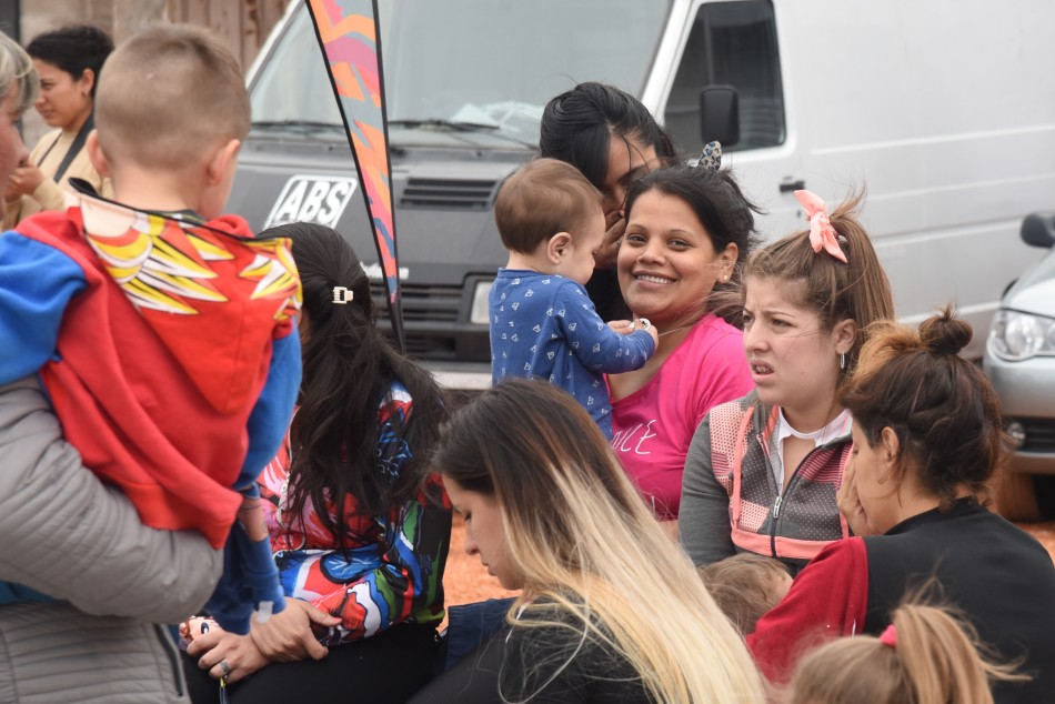 172937 | Plan Abre-Inauguración playón deportivo Fonavi Rouillón y Seguí - Subsecretaría de Comunicación Social (Franco Trovato)