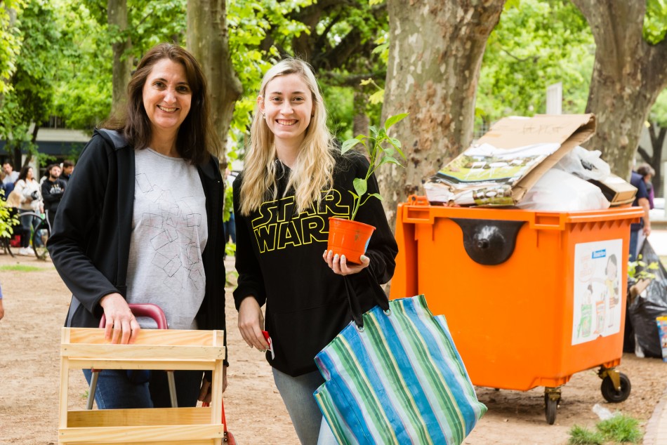 174610 | La plaza Alberdi será escenario del canje de reciclables por productos sustentables - Secretaría de Ambiente y Espacio Público (Juan Pablo Allegue)