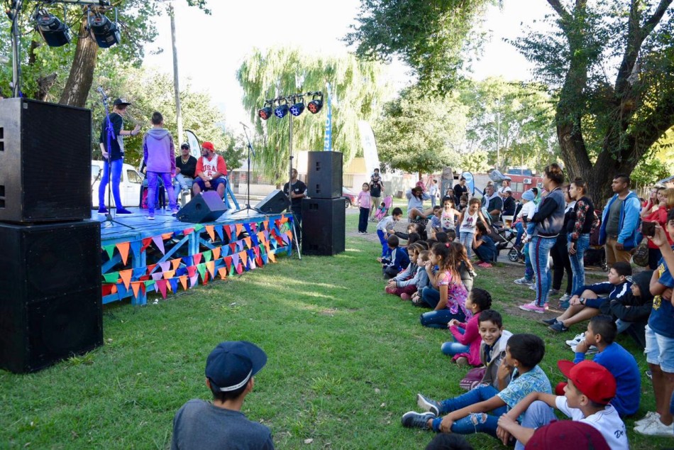 189670 | Vecinos celebraron un año de obras - Sebastian Travaglia