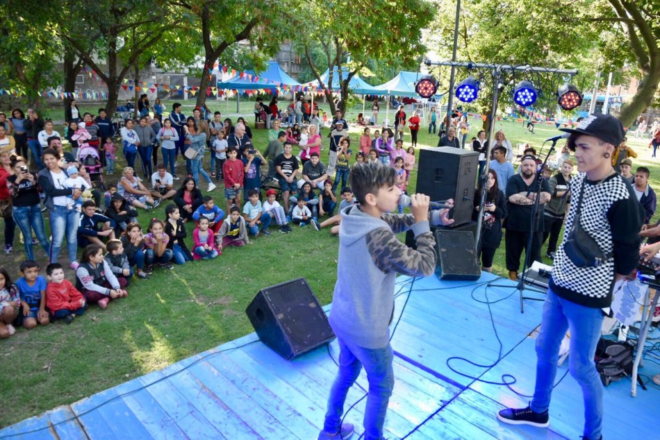 189671 | Vecinos celebraron un año de obras - Sebastian Travaglia