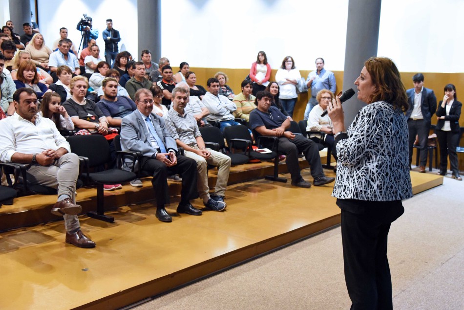 193676 | Entrega Escrituras CMD Oeste  - Subsecretaría de Comunicación Social (Marcelo Beltrame)