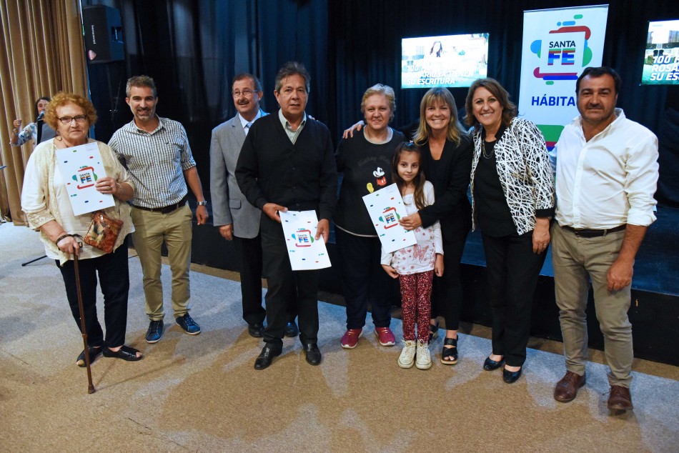 193681 | Entrega Escrituras CMD Oeste  - Subsecretaría de Comunicación Social (Marcelo Beltrame)