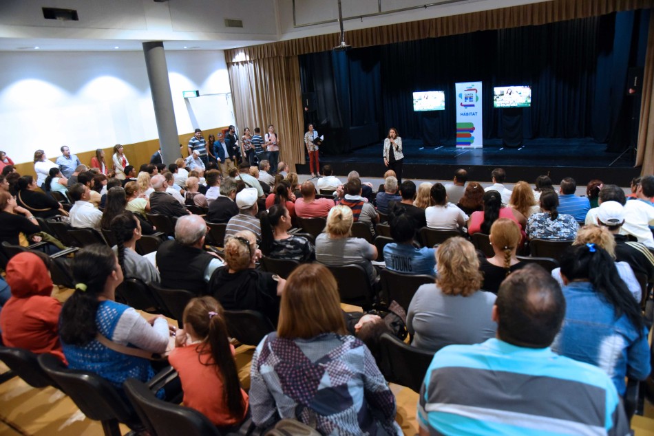 193677 | Entrega Escrituras CMD Oeste  - Subsecretaría de Comunicación Social (Marcelo Beltrame)