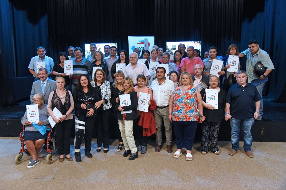 193683 | Entrega Escrituras CMD Oeste  - Subsecretaría de Comunicación Social (Marcelo Beltrame)