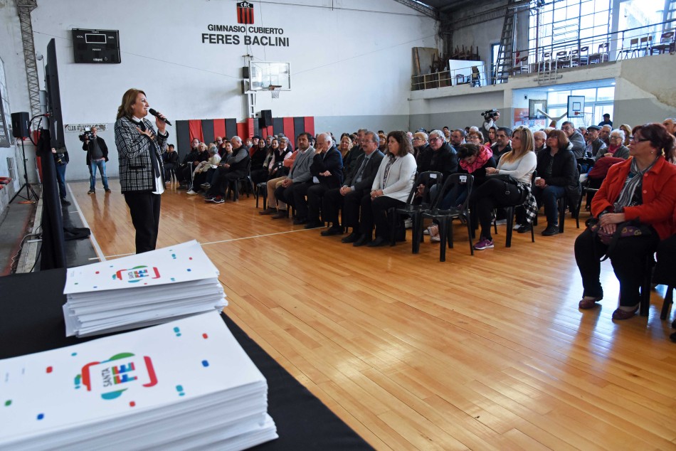 208811 | Entrega Escrituras  - Subsecretaría de Comunicación Social (Marcelo Beltrame)