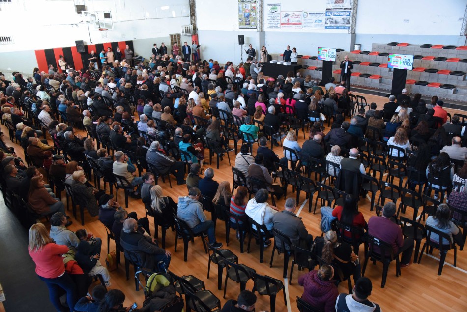 208812 | Entrega Escrituras  - Subsecretaría de Comunicación Social (Marcelo Beltrame)