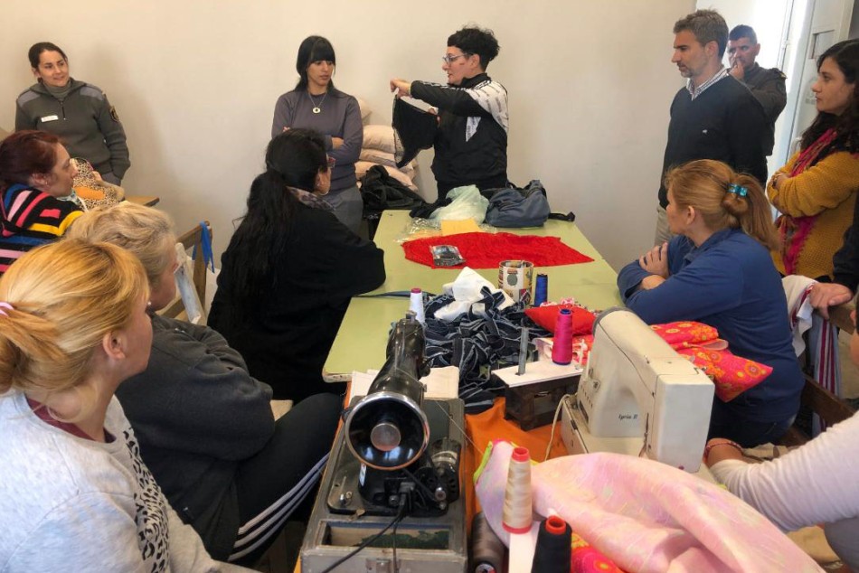 220298 | Taller de indumentaria en la cárcel de mujeres -