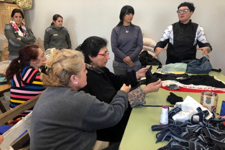 220302 | Taller de indumentaria en la cárcel de mujeres -
