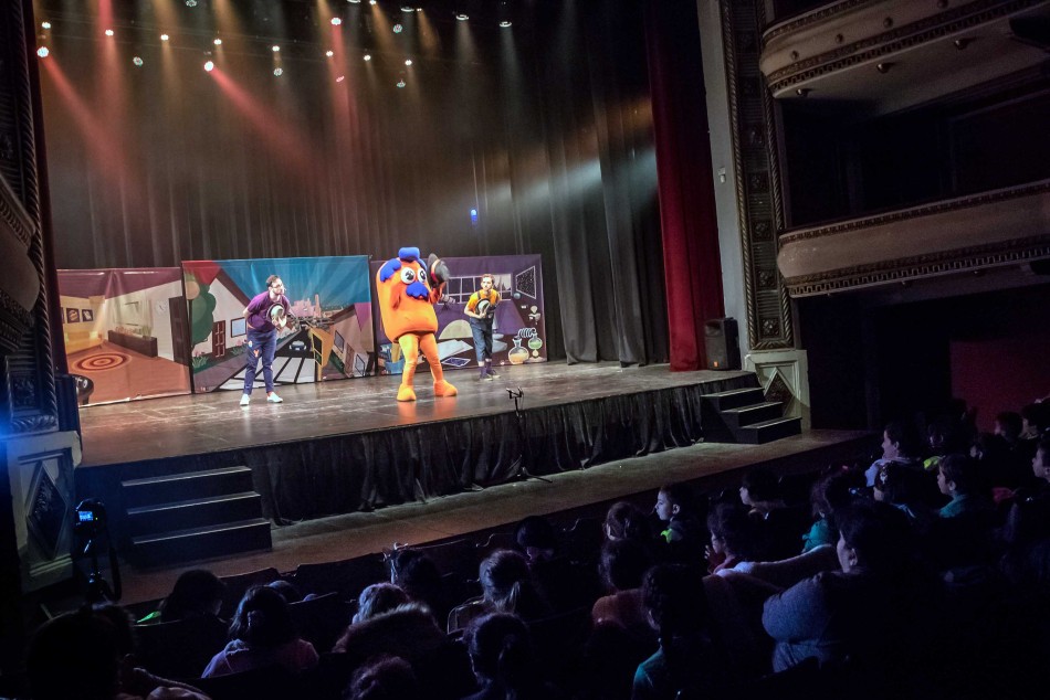 229334 | Omblis en Teatro La Comedia - Subsecretaría de Comunicación Social (Marcelo Beltrame)