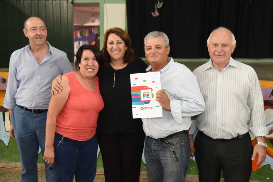 233060 | Entrega de escrituras a familias de los barrios Grandoli y Gutiérrez - Subsecretaría de Comunicación Social (Silvio Moriconi)