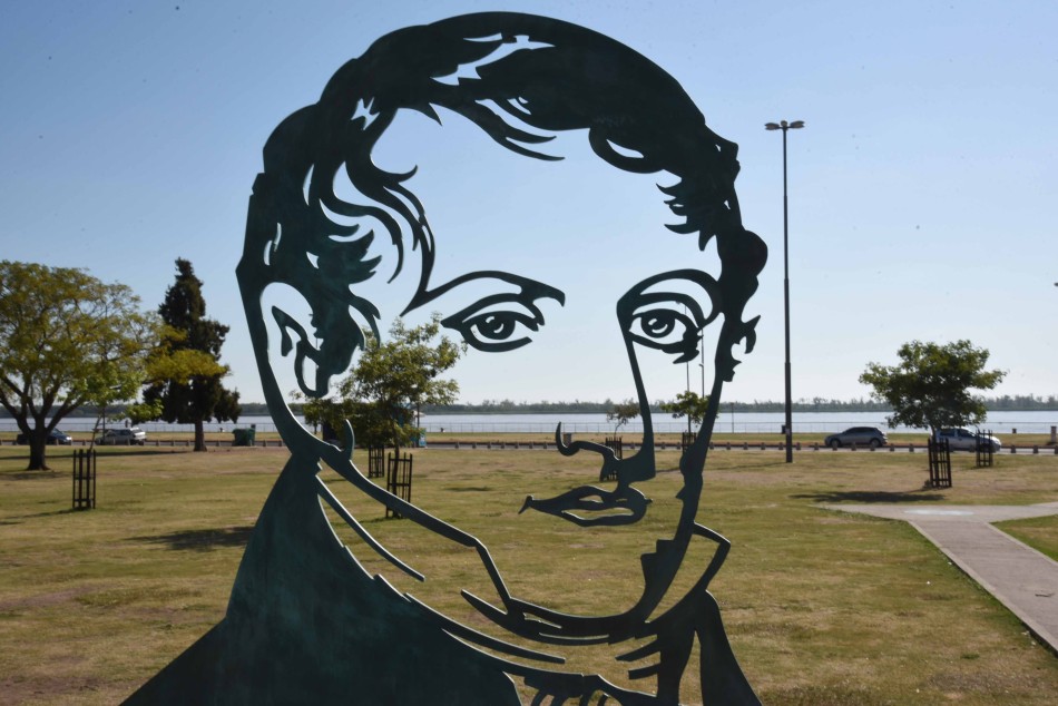 250363 | Escultura Manuel Belgrano  - Subsecretaría de Comunicación Social (Franco Trovato - archivo)