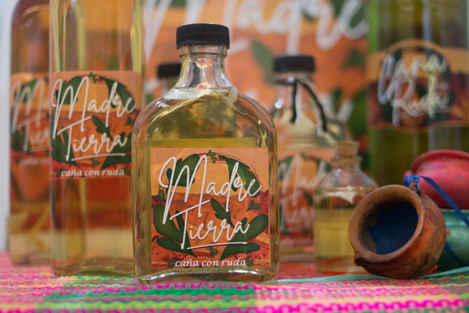 265967 | Caña con ruda  - Karen Roeschlin