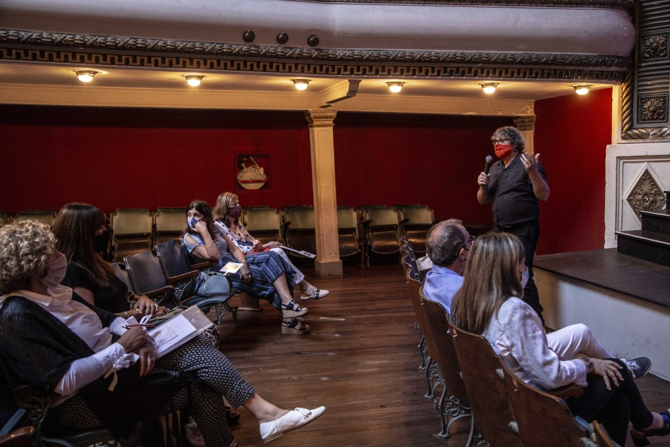 288457 | Roberto Echen -organizador-, dando la bienvenida. -