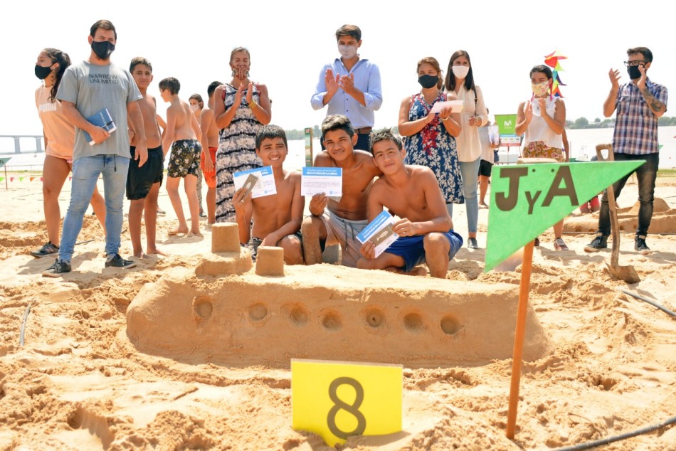 298667 | Edición 2021 del concurso Esculturas en la Arena - Crédito: Mariela Aronna - Secretaría de Deporte y Turismo