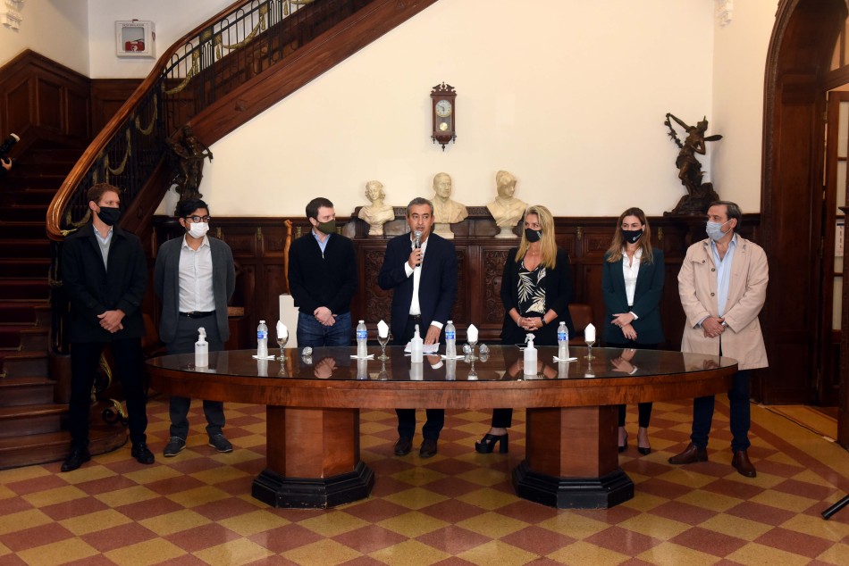 303325 | Entrega de Código de Convivencia - Subsecretaría de Comunicación Social (Silvio Moriconi)