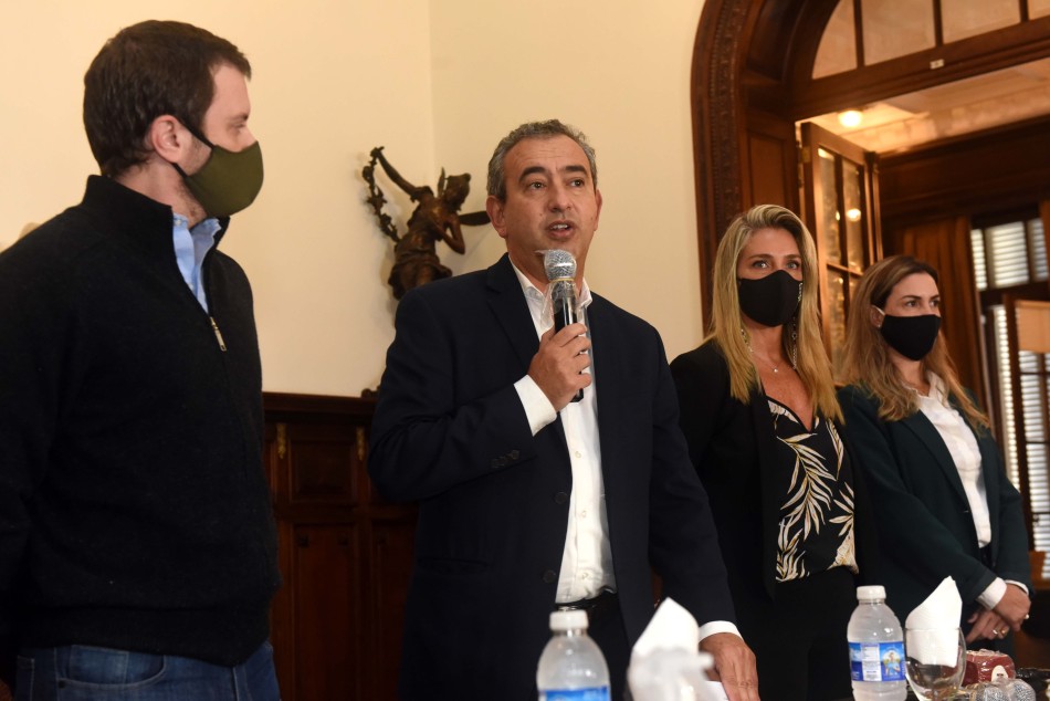 303328 | Entrega de Código de Convivencia - Subsecretaría de Comunicación Social (Silvio Moriconi)