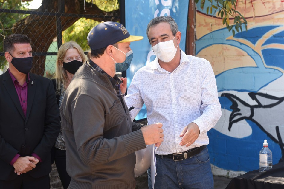 303635 | Entregas de escrituras en Molino Blanco - Subsecretaría de Comunicación Social (Silvio Moriconi)