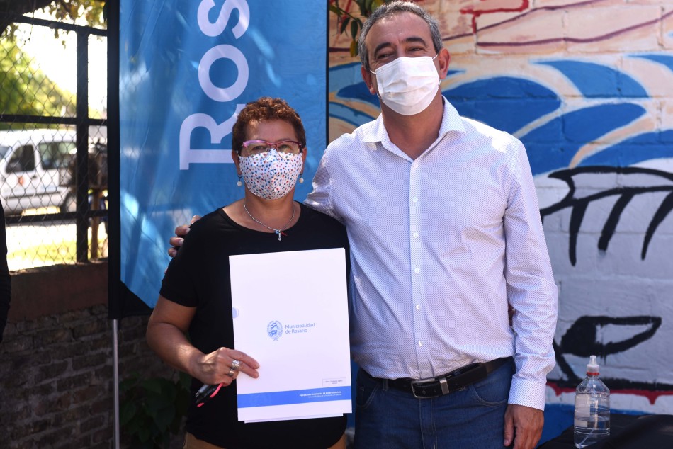 303639 | Entregas de escrituras en Molino Blanco - Subsecretaría de Comunicación Social (Silvio Moriconi)