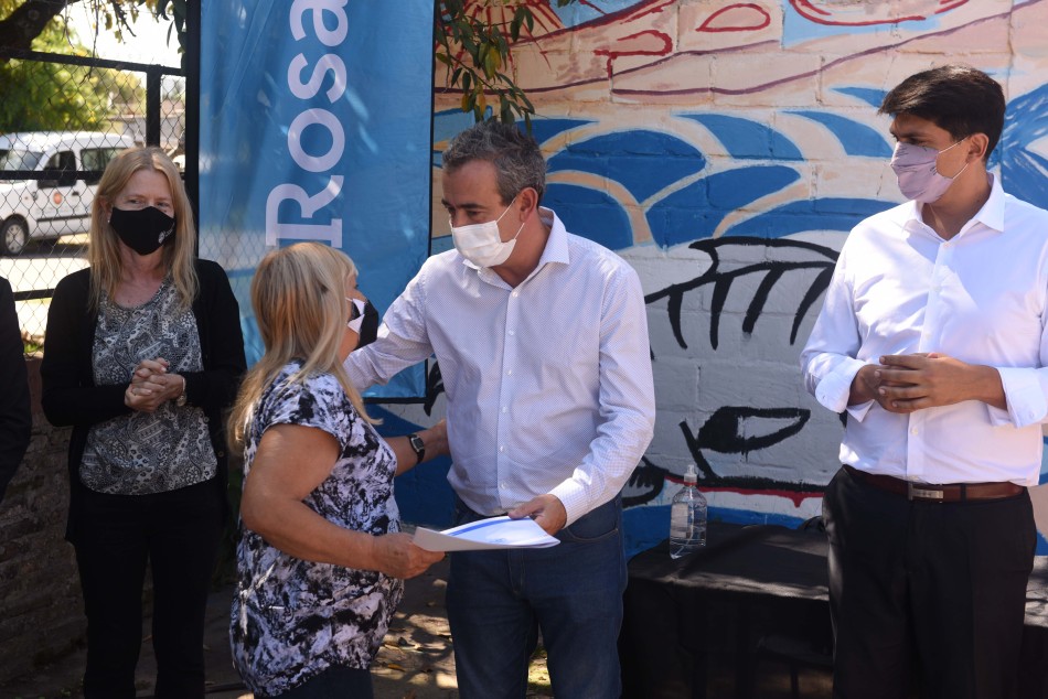 303643 | Entregas de escrituras en Molino Blanco - Subsecretaría de Comunicación Social (Silvio Moriconi)