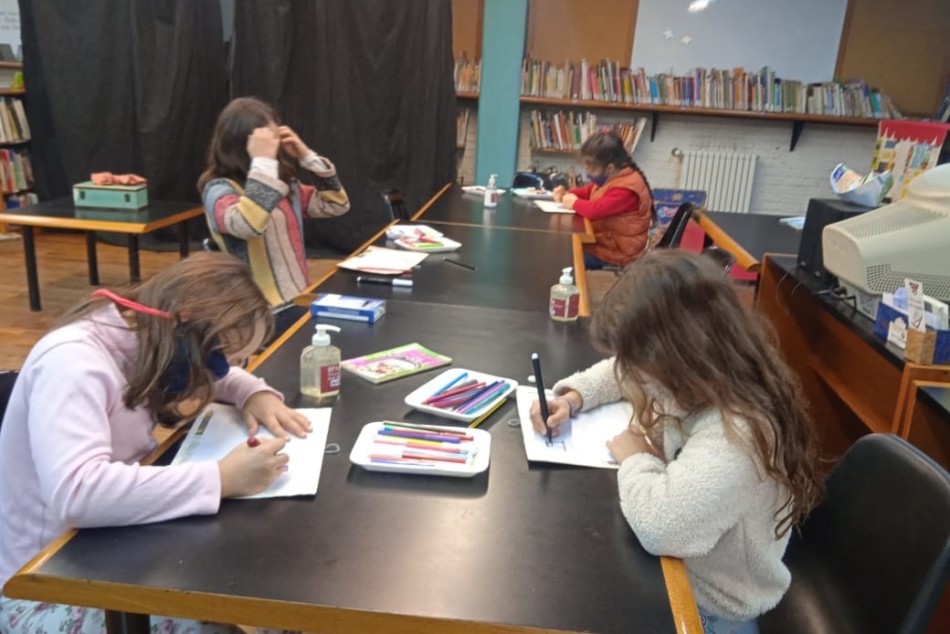 310595 | Biblioteca Estrada - Municipalidad de Rosario (archivo)