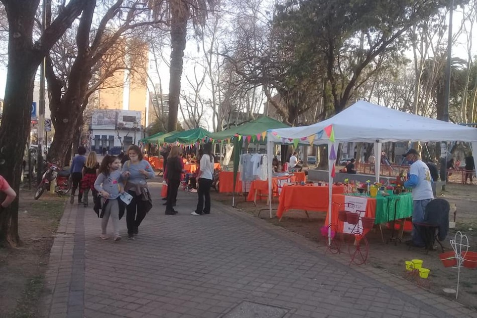 321584 | Feria autogestiva El Hormiguero -