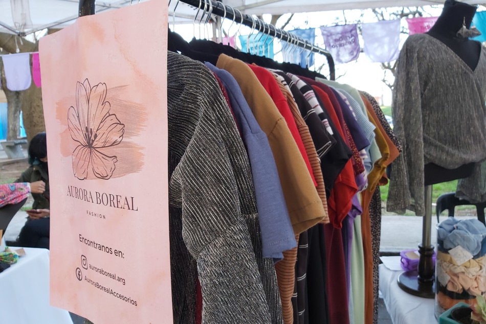 323453 | El emprendimiento textil Aurora Boreal se sumó a las ferias Arriba Rosario - Secretaría de Desarrrollo Humano y Hábitat