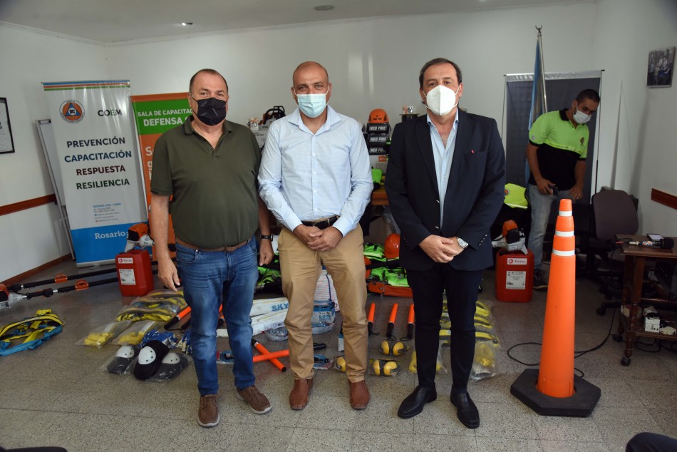 335310 | Presentación de equipos de Defensa Civil - Subsecretaría de Comunicación Social (Silvio Moriconi)