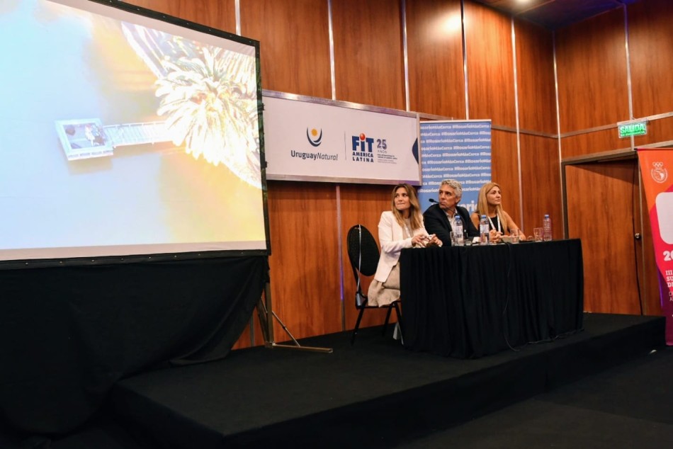 339970 | Noel Martino, subsecretaria de Deporte;  Adrián Ghiglione, secretario de Deporte y Turismo y Alejan -