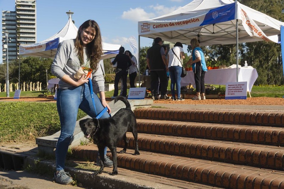 361082 | Canje de reciclables: Se recolectaron 900 kilos en el Parque Alem - Secretaría de Ambiente y Espacio Público (Juan Pablo Allegue)