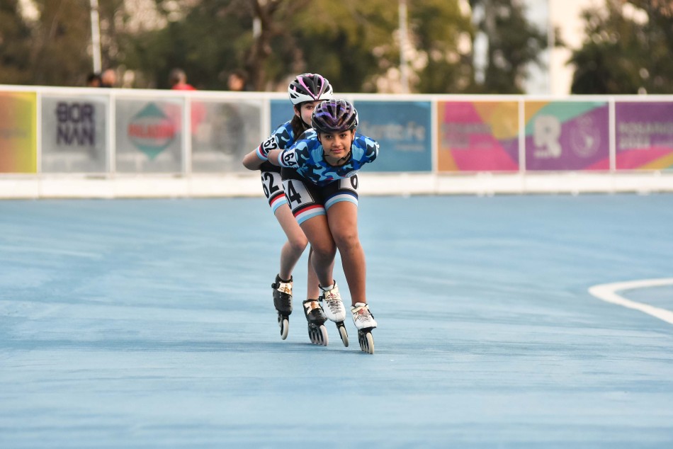 370455 | Cande y Sol representan al Club Ex Combatientes de Malvinas - Guillermo Buelga - Secretaría de Deporte y Turismo