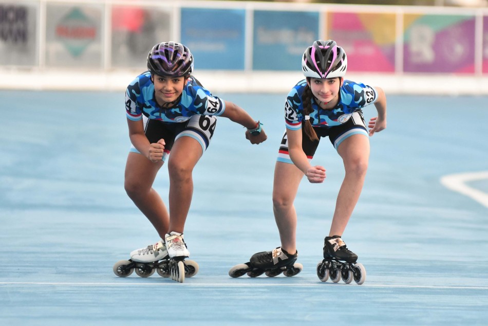 370459 | Cande y Sol representan al Club Ex Combatientes de Malvinas - Guillermo Buelga - Secretaría de Deporte y Turism