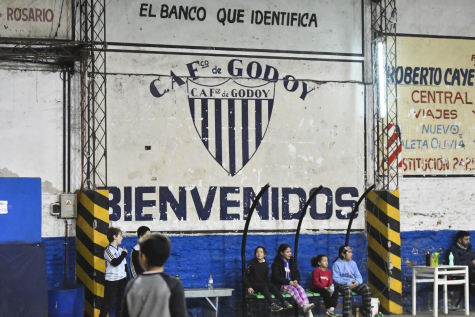 373706 | Godoy, el club de amigos y vecinos que se reinventó en Bella Vista - Secretaría de Deporte y Turismo - Guillermo Buelga