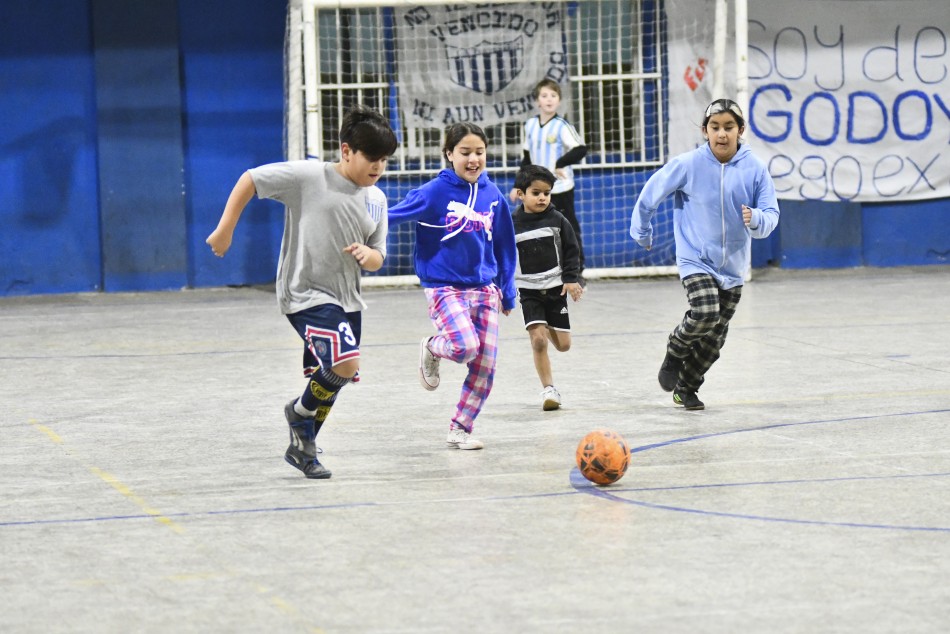 373707 | Godoy, el club de amigos y vecinos que se reinventó en Bella Vista - Secretaría de Deporte y Turismo - Guillermo Buelga