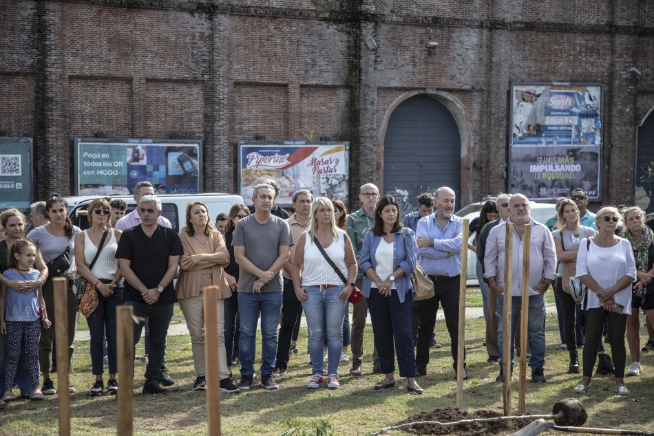 412109 | Fotos Plantación de árboles en Bosque de la Memoria - Sec. de Cultura y Educación (Guillermo Turin Bootello)